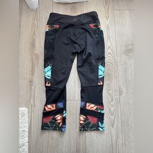 CALIA by Carrie Underwood black tropical floral mesh panel crop leggings